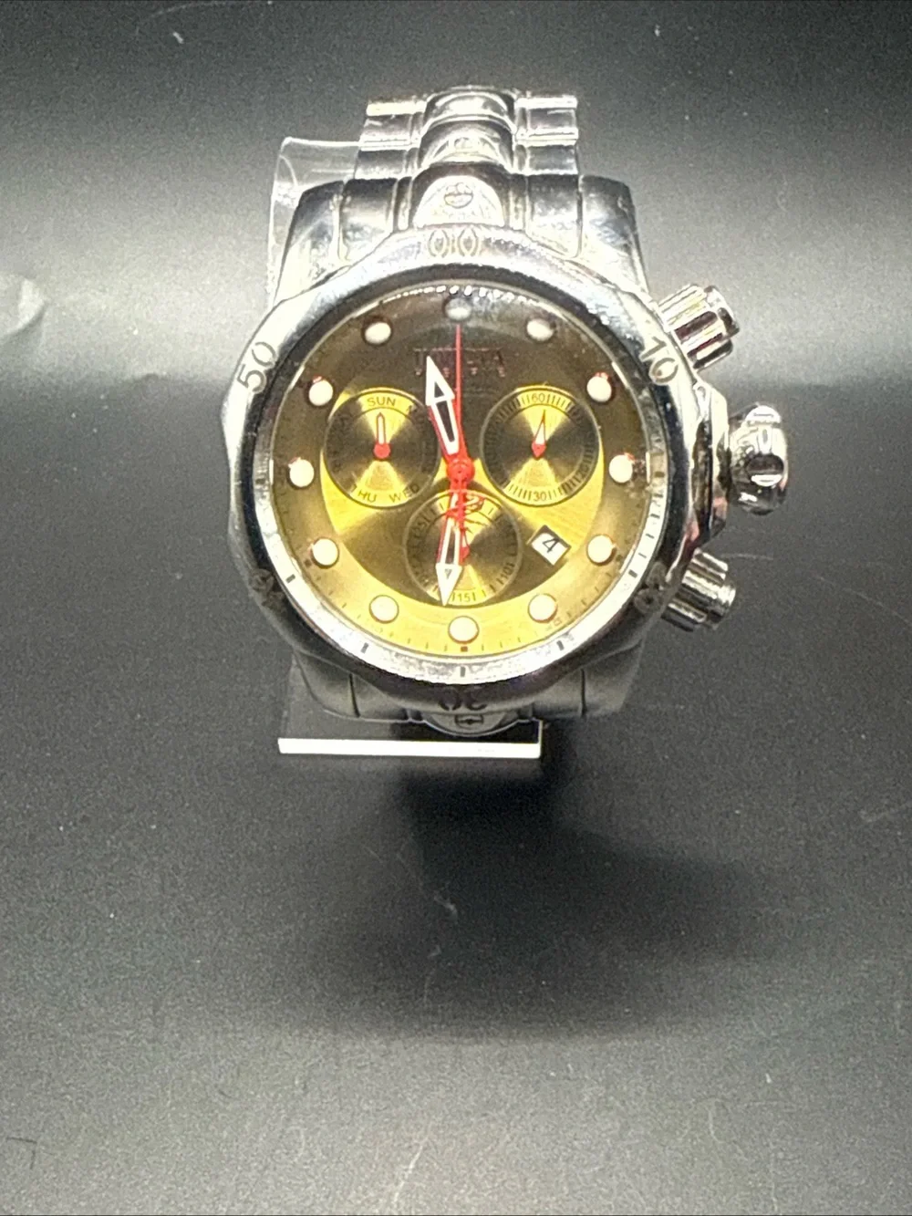 Invicta Reserve Venom  (Model 27214)  Gold Dial Red NEW BATTERY